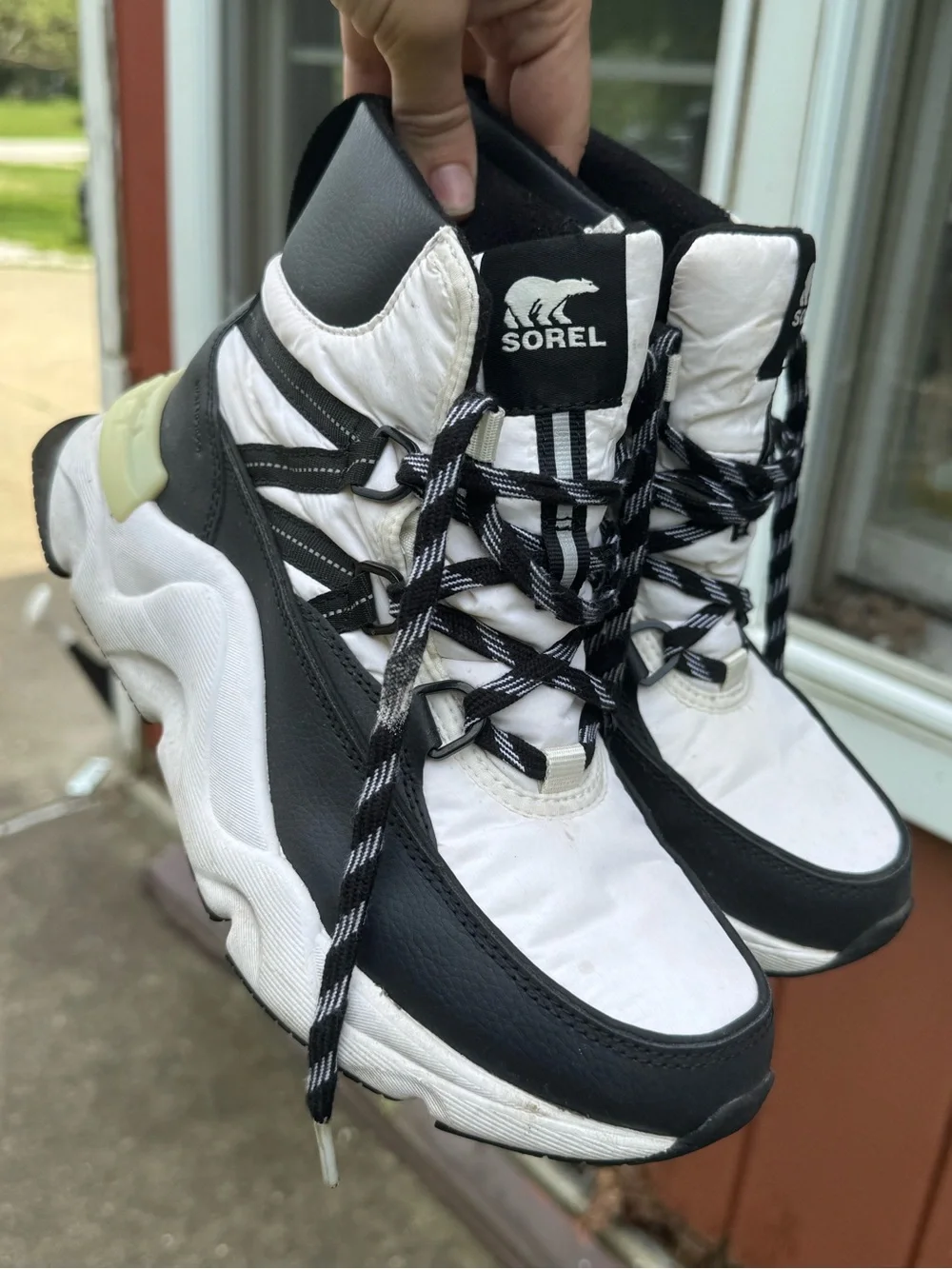 Sorel Kinetic Impact Waterproof Winter Sneaker Boots Size 8.5 White Black